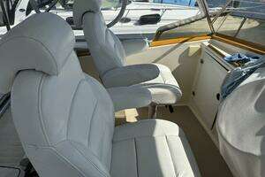 AMERICAN MAID 33ft Nauset Yacht For Sale