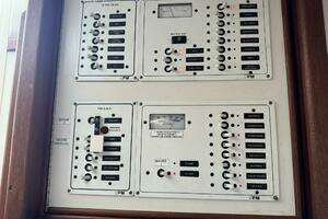 AMERICAN MAID 33ft Nauset Yacht For Sale