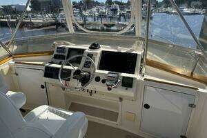 AMERICAN MAID 33ft Nauset Yacht For Sale