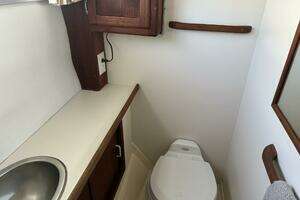 AMERICAN MAID 33ft Nauset Yacht For Sale