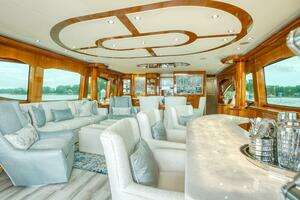 2007 Hatteras 80 Enclosed Bridge thumbnail 14