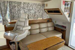 2000 Mainship 390 thumbnail 13