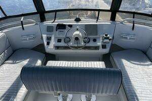 2000 Mainship 390 thumbnail 16
