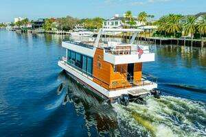 2023 Reina Boats 44DR thumbnail 6