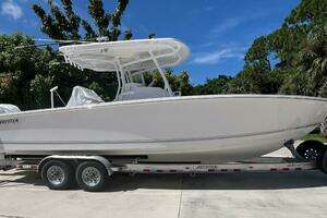 PRIORITIES 2023 Jupiter 30 HFS Yacht For Sale in Stuart FL