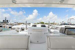 2005 Hatteras 100 Motor Yacht thumbnail 36