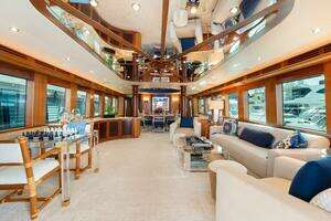 2005 Hatteras 100 Motor Yacht thumbnail 29