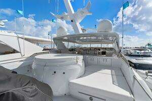 2005 Hatteras 100 Motor Yacht thumbnail 40