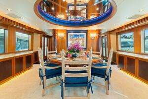 2005 Hatteras 100 Motor Yacht thumbnail 26