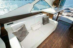 2020 Cruisers Yachts 60 Cantius thumbnail 8