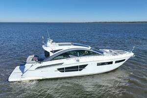 2020 Cruisers Yachts 60 Cantius thumbnail 57