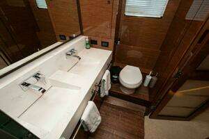 2020 Cruisers Yachts 60 Cantius thumbnail 25