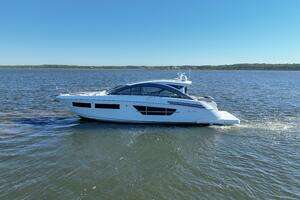 2020 Cruisers Yachts 60 Cantius thumbnail 48