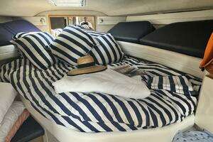 1995 Sea Ray Express Cruiser thumbnail 31