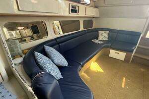 1995 Sea Ray Express Cruiser thumbnail 19