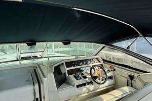 1995 Sea Ray Express Cruiser thumbnail 14