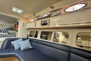 1995 Sea Ray Express Cruiser thumbnail 21