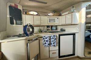 1995 Sea Ray Express Cruiser thumbnail 20