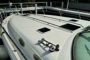 1995 Sea Ray Express Cruiser thumbnail 5