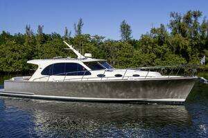 2017 Palm Beach Motor Yachts PB42 thumbnail 1
