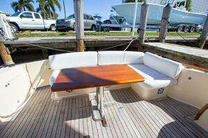 2017 Palm Beach Motor Yachts PB42 thumbnail 11
