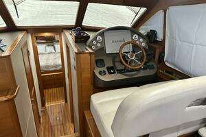 2017 Palm Beach Motor Yachts PB42 thumbnail 23