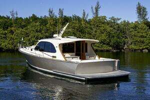 2017 Palm Beach Motor Yachts PB42 thumbnail 6