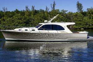 2017 Palm Beach Motor Yachts PB42 thumbnail 7