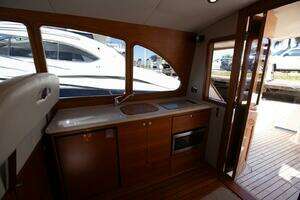 2017 Palm Beach Motor Yachts PB42 thumbnail 17