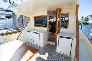 2017 Palm Beach Motor Yachts PB42 thumbnail 13