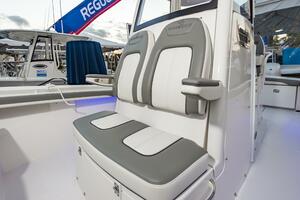 23RegulatorHull375_016