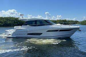 Great Expectations 2020 Regal 38 XO Yacht For Sale in St. Petersburg FL