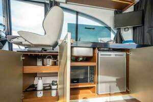 2026 Beneteau Antares 11 thumbnail 8