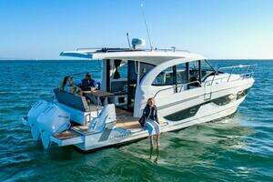 2026 Beneteau Antares 11 thumbnail 2