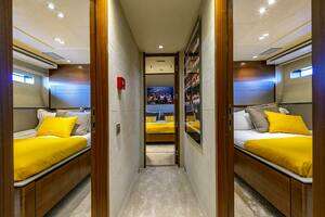 2007 Peri Yachts Peri 29 thumbnail 18