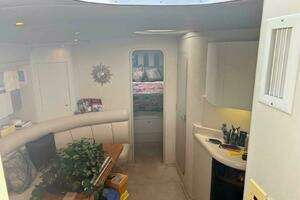 1997 Cruisers Yachts 4270 Esprit thumbnail 11