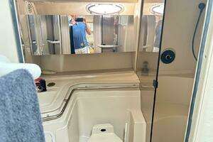 1997 Cruisers Yachts 4270 Esprit thumbnail 14