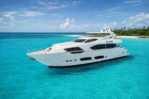 2017 Sunseeker 95 Yacht thumbnail 1