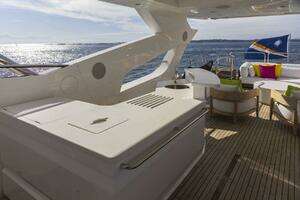 2017 Sunseeker 95 Yacht thumbnail 51
