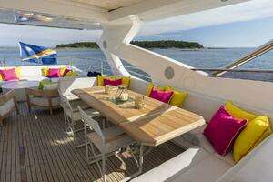 2017 Sunseeker 95 Yacht thumbnail 55
