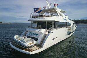 2017 Sunseeker 95 Yacht thumbnail 4