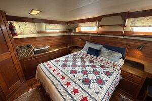 1989 Grand Banks 42 Motor Yacht thumbnail 71