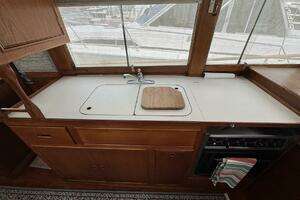 1989 Grand Banks 42 Motor Yacht thumbnail 51