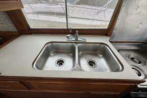 1989 Grand Banks 42 Motor Yacht thumbnail 52