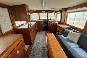 1989 Grand Banks 42 Motor Yacht thumbnail 41