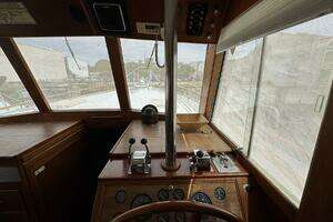 1989 Grand Banks 42 Motor Yacht thumbnail 46