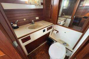 1989 Grand Banks 42 Motor Yacht thumbnail 77