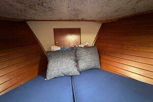 1989 Grand Banks 42 Motor Yacht thumbnail 61