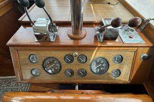 1989 Grand Banks 42 Motor Yacht thumbnail 45