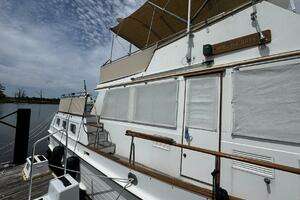 1989 Grand Banks 42 Motor Yacht thumbnail 6